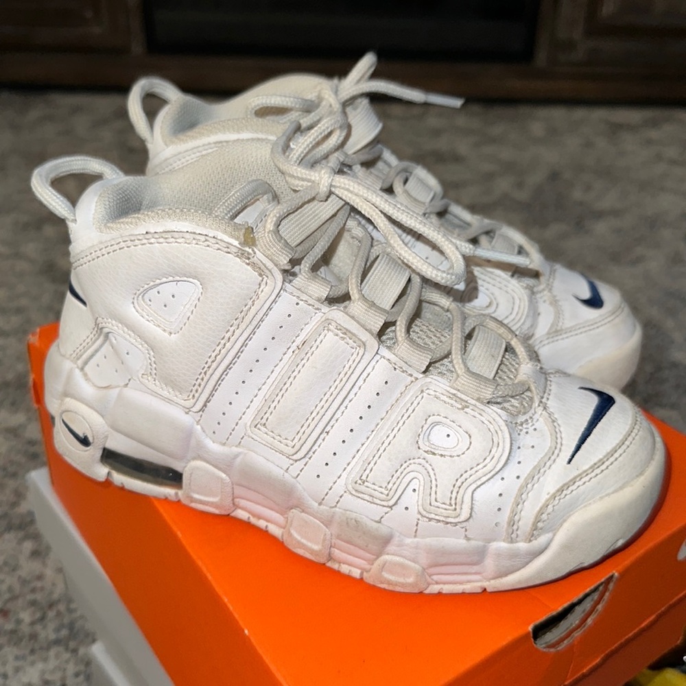 Boys Nike Uptempo sneakers
